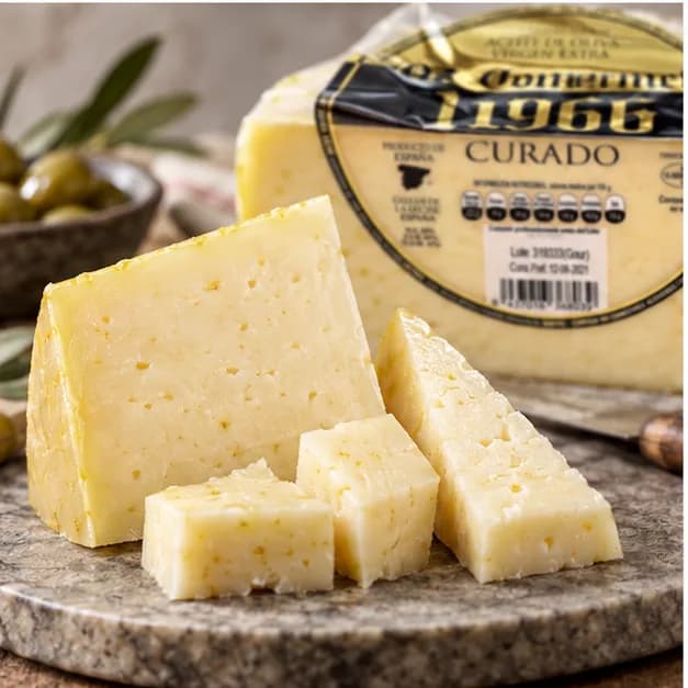 Queso Curado 1966 Gourmet Oro, en detalle