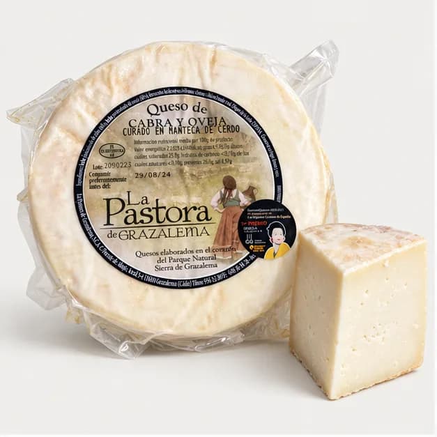 Queso de cabra y oveja curado en manteca La Pastora, sobre fondo claro